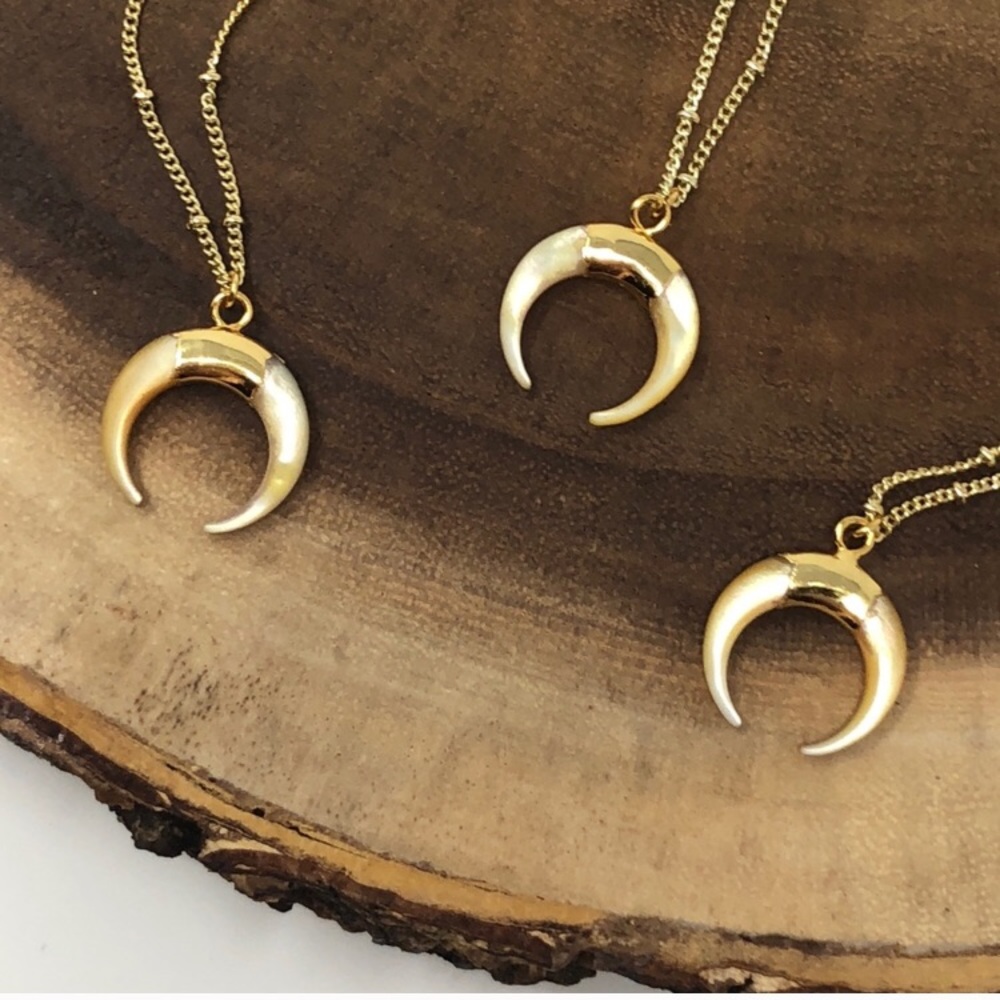 18K Gold Crescent Choker Necklace